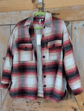 NWT.   Elan Shacket / Jacket.    Very Cool And Warm